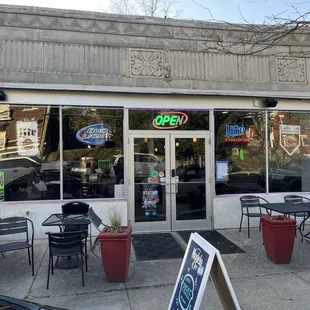 the outside of the restaurant