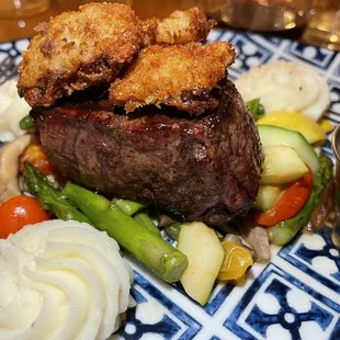 Filet with fried oysters