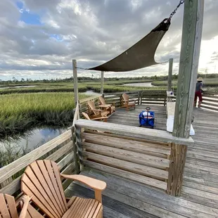 Very nice and relaxing deck.