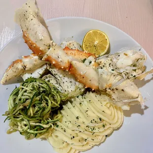 Special menu of the day king crab, spaghetti squash and mashed potatoes