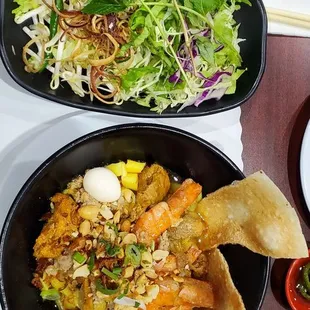 Mì Quởn Đặc Biệt