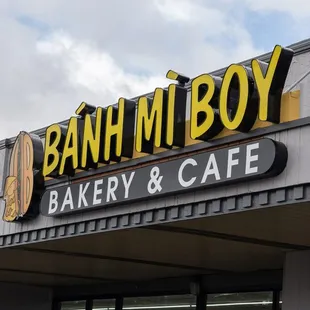 Inside Tien Hung Market is Banh Mi Boy!