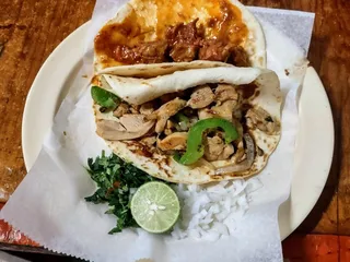 Los Cocos Fruteria Y Taqueria