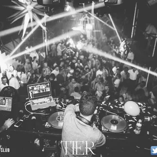 DJ Chizzle tearing it up!