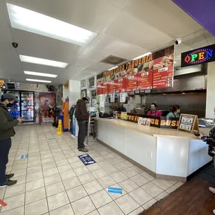 line for breakfast tacos after the great winter storm of 2021 finally saw its end