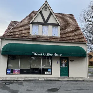Exterior.. gives me medieval vibes I like it