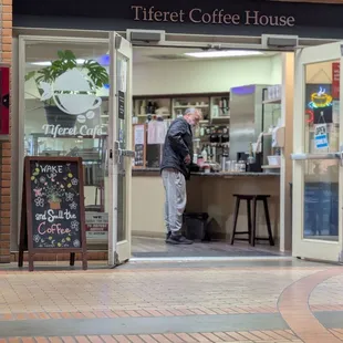 Outside of shop within the Mercy hospital.