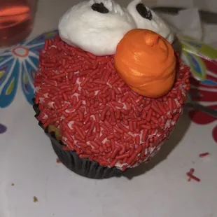 Jumbo Elmo Cupcake (serves 2)