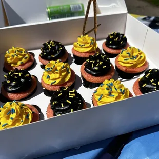 Batman themed cupcakes