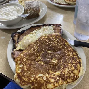 Pancake, 1/2 ham, 2 eggs