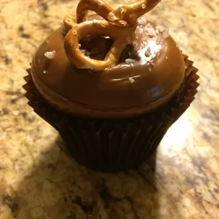 Caramel Crunch Cupcake