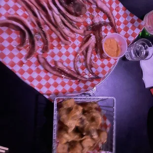 a tray of fried food