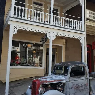 Tigby Hill Vintage Antiques, Collectibles and other neat stuff. 65 Main St Sutter Creek Ca.