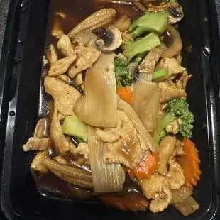 B3. Pad Pak with chicken