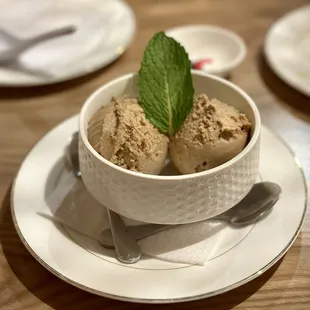 T04. Peach Oolong Ice Cream