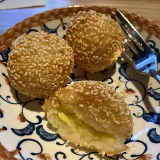 Egg Custard Golden Balls (3 Pc)