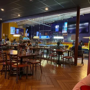 the inside of a fast food restaurant