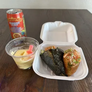 Salmon Hand Roll