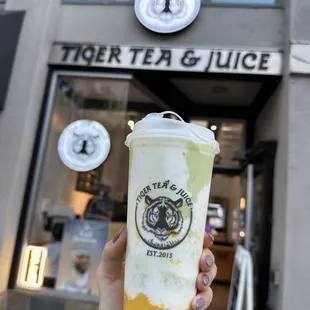 Avocado mango smoothie