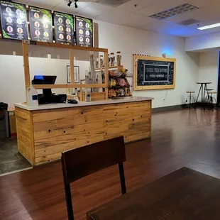 Never knew this was here.  In a great spot of downtown Hanford.