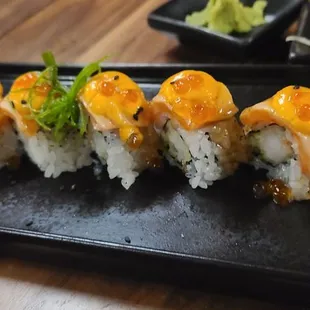 Salmon roll