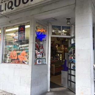 the front of a liquor store