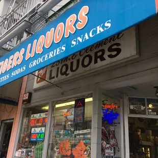 the front of a liquor shop
