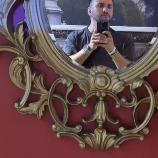 Mauricio L.