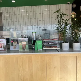 Counter with prompt drinks and snacks
