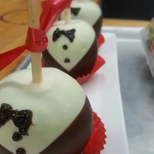 food, dessert, cupcakes