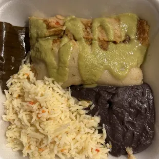 This are the leftovers from the two El Specials we ordered.