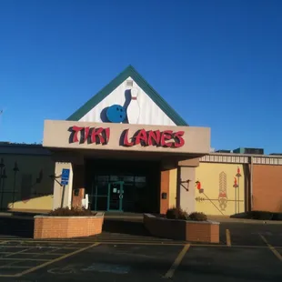 tiki lanes