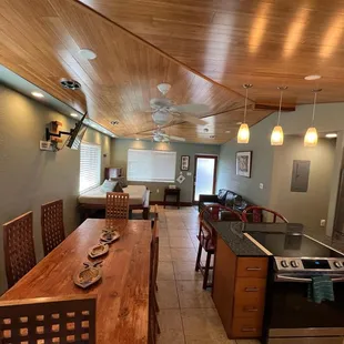 Bamboo 2 living &amp; dining area with full kitchen