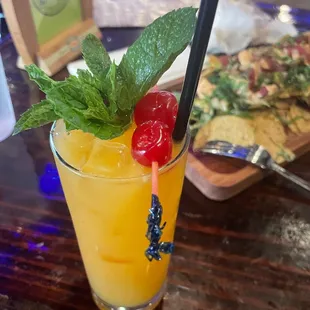 drink, nachos