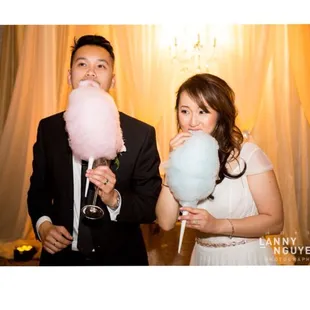 Ashlee did an amazing job spinning cotton at our wedding for our guests for two hours!