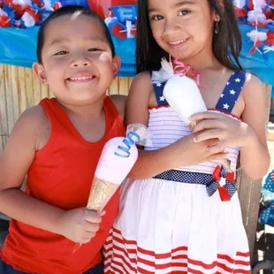 We love these cotton candy ice cream cones!