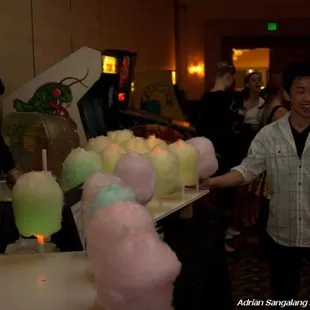 More figure skaters enjoying the fluffy sweetness of Tiki Sweetz.