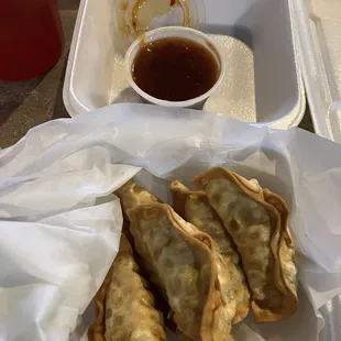 Vegan dumplings with sweet chili sauce
