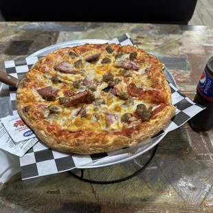 Primo specialty pizza