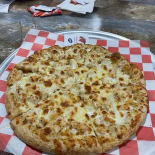 Chicken Alfredo pizza