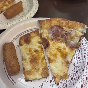 Pepperoni pizza, Fried Mozzarella Sticks (6 pcs), Cheese Breadsticks