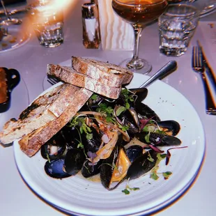 Pei Mussels served with a Revolver