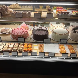 Beautiful pastry choices, including petit fours!