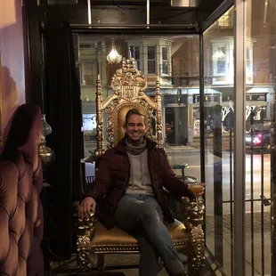 Casual throne as lounge seating