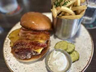 Uncle John' Bar & Grill