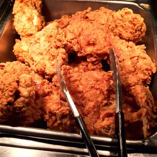 chicken wings and fried chicken, bbq chicken, fried chicken wings, food, fried chicken, poultry, chicken, chicken wings, bbq wings