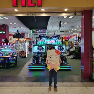 Lucky winner on her very 1st try on the giant claw machine:-) Happy Girl's Day 2022 (-: