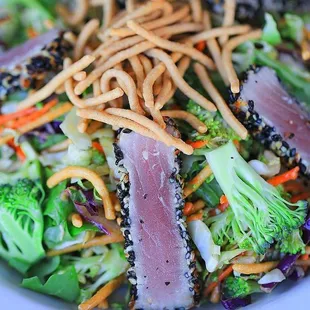 a salad with tuna and broccoli