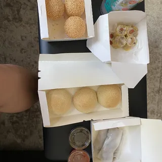 RR2. Steamed Rice Roll Stuffed with Minced Beef