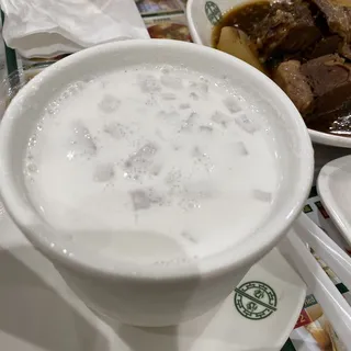 D7. Sweet Coconut Cream with Taro and Sago